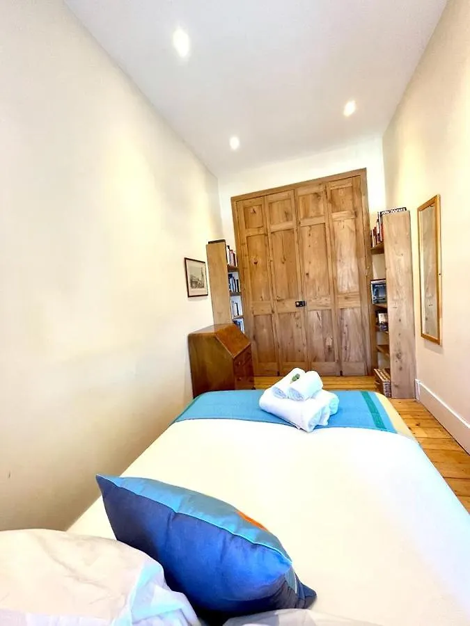 Incredible St Andrew'S Sq - 2 Bed In The Sky Apartment Edinburgh