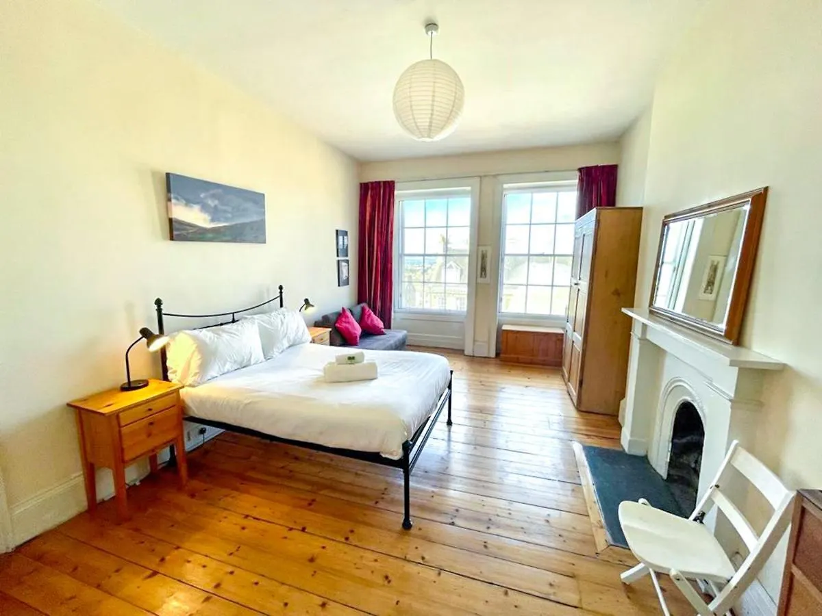 Incredible St Andrew'S Sq - 2 Bed In The Sky Apartment Edinburgh