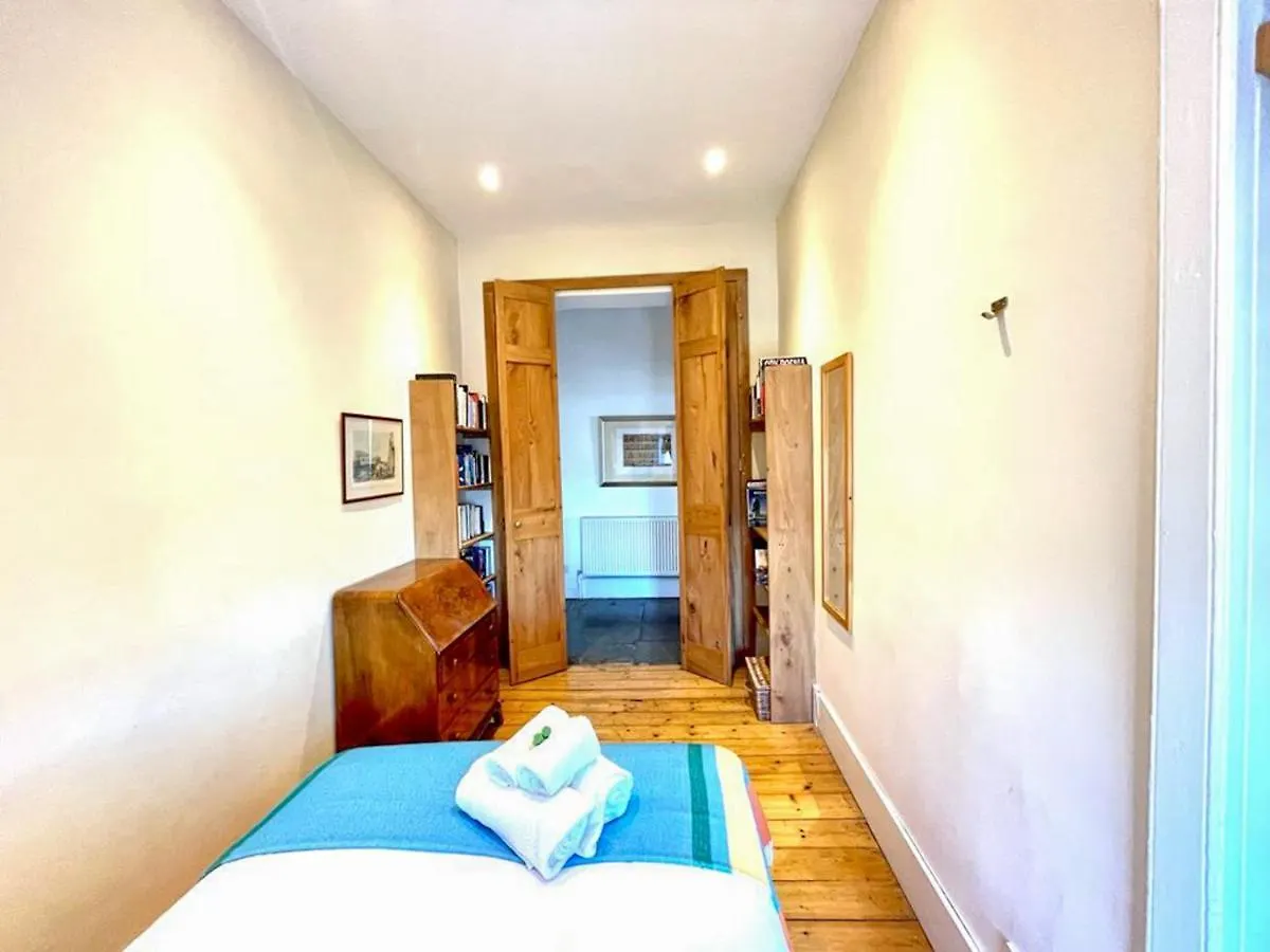 Incredible St Andrew'S Sq - 2 Bed In The Sky Apartment Edinburgh
