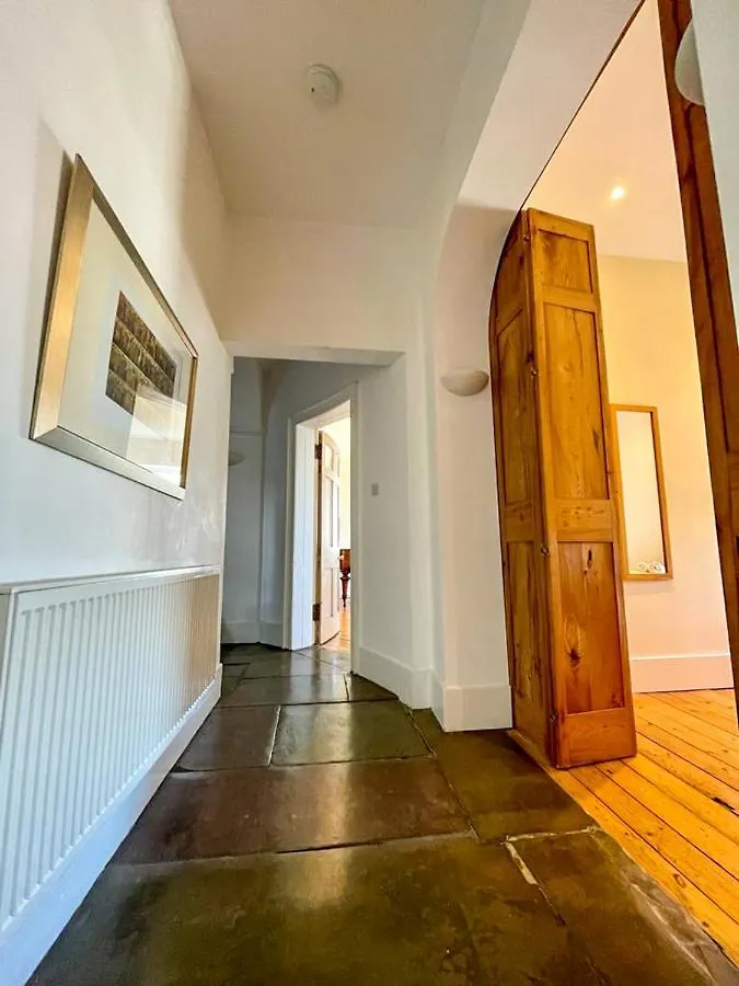 Incredible St Andrew'S Sq - 2 Bed In The Sky Apartment Edinburgh