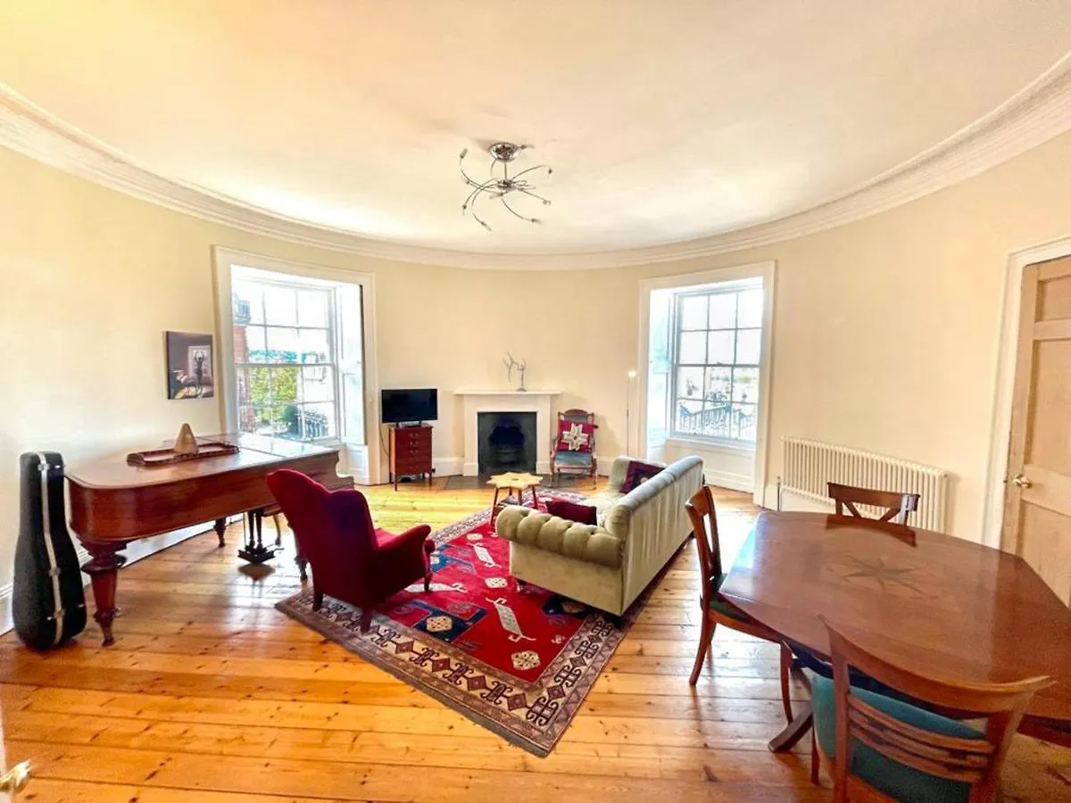 Incredible St Andrew'S Sq - 2 Bed In The Sky Apartment Edinburgh